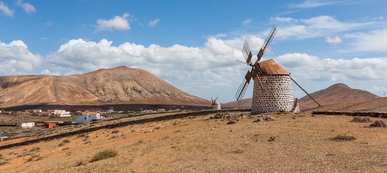 076 Fuerteventura, Molens in La Oliva.jpg